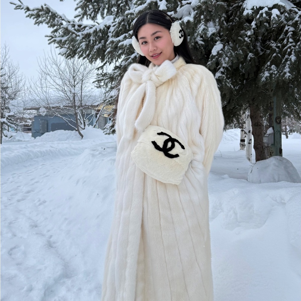 Vintage Full Length Female Mink Pearl White mink fur coat